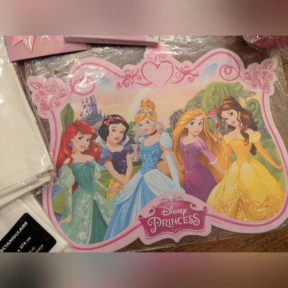 Princess Birthday decorations loot bags, streamers, table clothes, & more - Picture 4 of 9